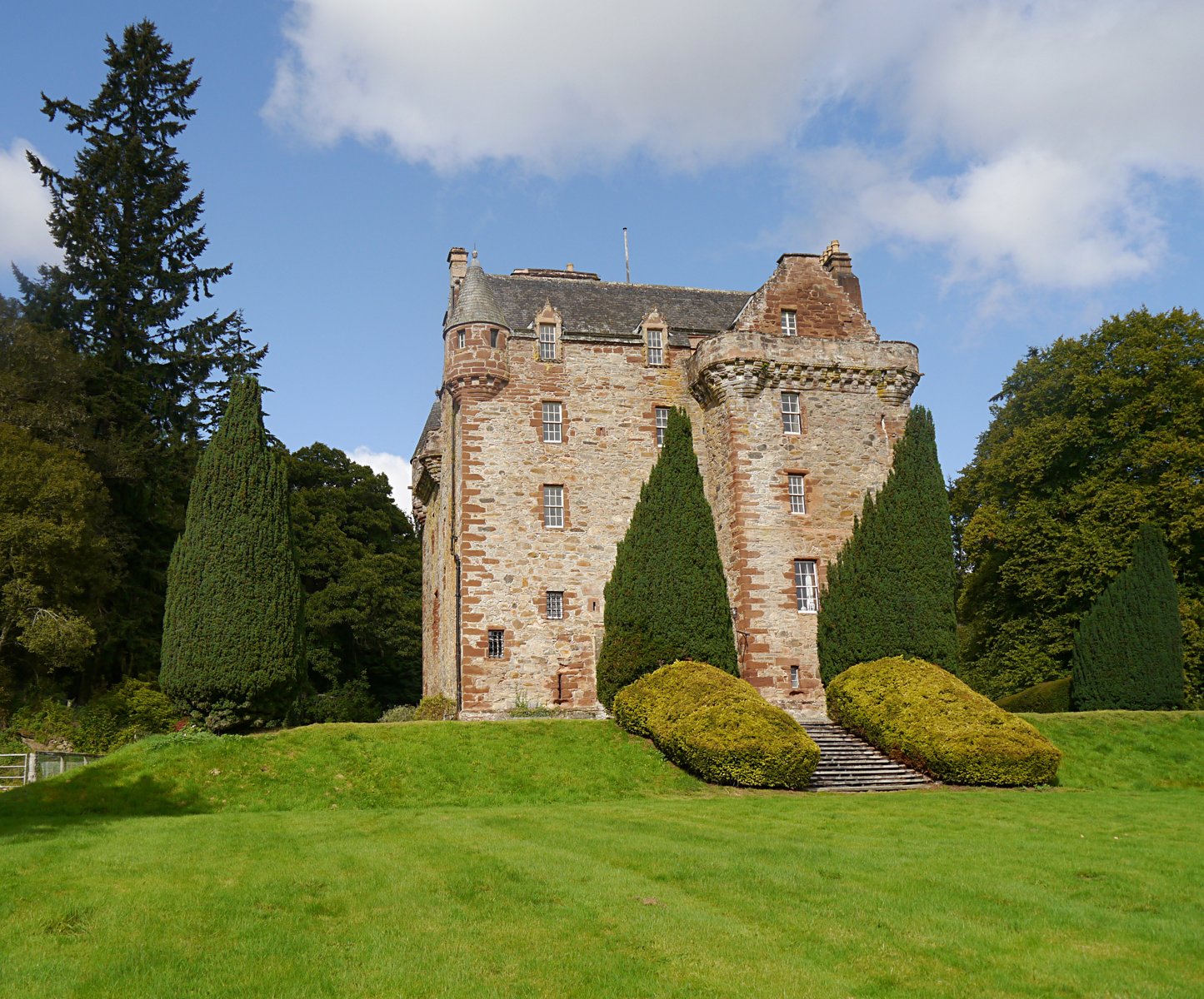 Castle Leod and its Highland gardens